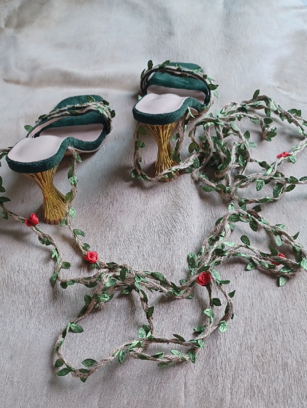 Floral Motive Super Cute Heeled Sandals - Picture 9 of 9